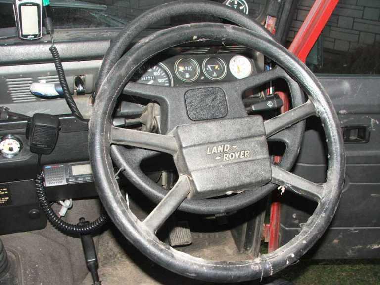 defender puma steering wheel