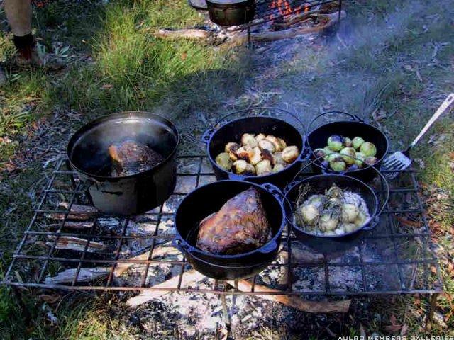 Campfire Cast Iron Camp Oven 4.5 Quart