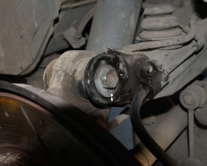 2002 L322 SQUEAKY REAR SUSPENSION Page 2