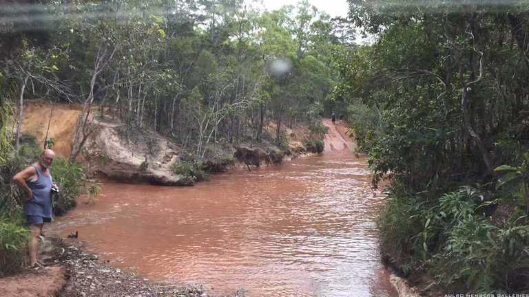 Crossing south of Canal Creek