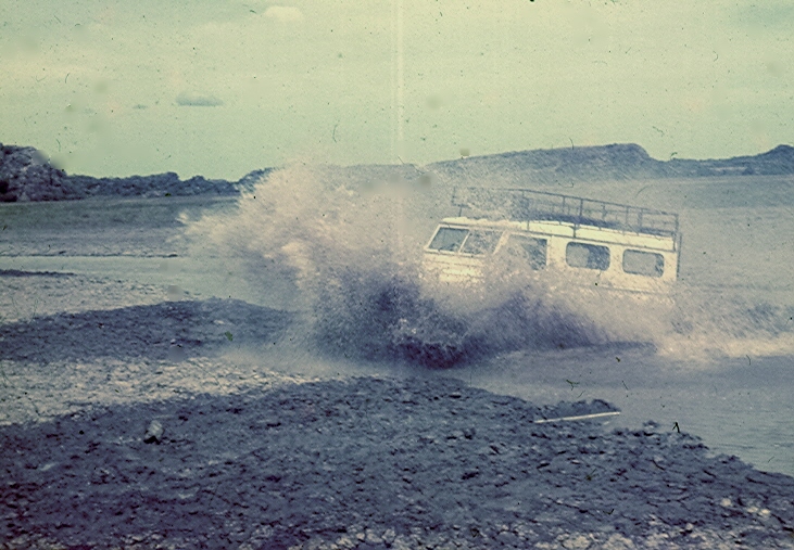 Crossing_to_Cannon_Hill