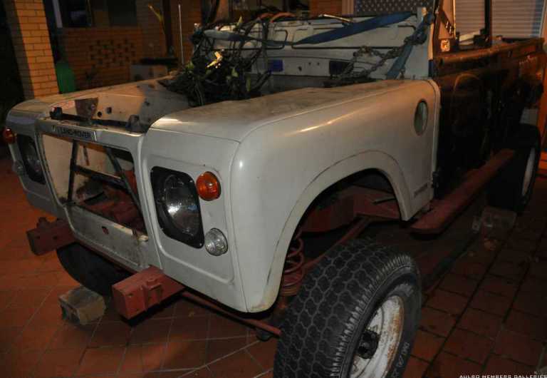 Firewall mock up with tyres