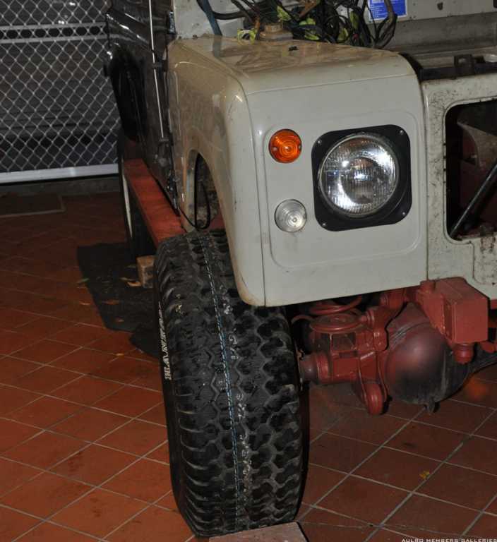 Firewall mock up with tyres