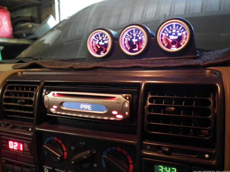 lous_new_photos_12052011_160